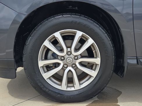 Used 2014 Nissan Pathfinder SL w/ Cargo Package FWD image 13