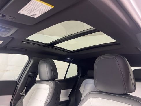 New 2026 Chevrolet Equinox EV LT image 14