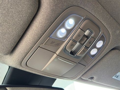 Used 2019 Hyundai Santa Fe Limited image 21