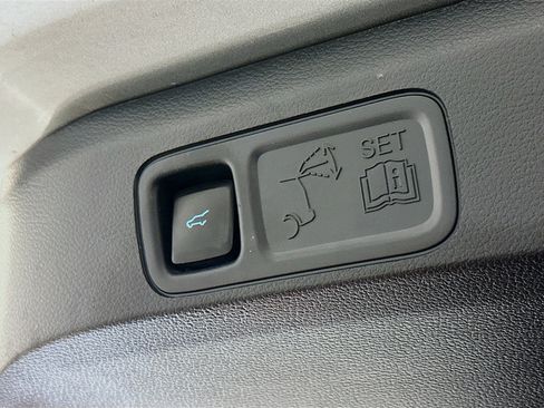 Used 2024 Ford Expedition Max XLT image 32