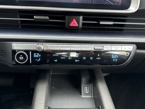 Used 2024 Hyundai Ioniq 6 SE image 22