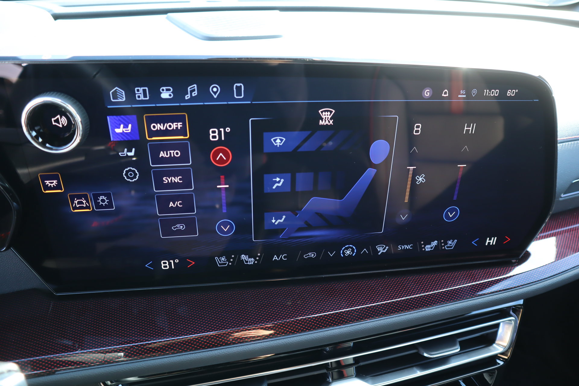 New 2027 Chevrolet Traverse RS w/ LPO, Floor Liner Package AWD/4WD image 8