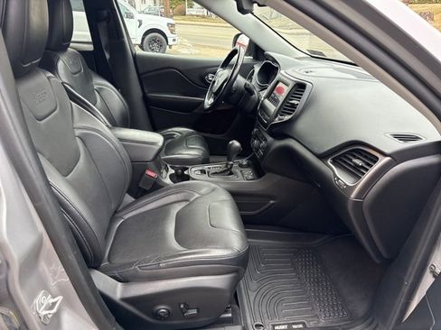 Used 2021 Jeep Cherokee Latitude Lux image 30