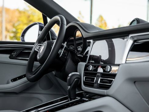 New 2026 Porsche Macan image 47
