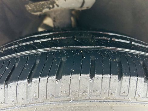 Used 2017 Chrysler Pacifica Touring-L FWD image 41