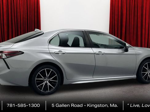 Certified 2022 Toyota Camry SE w/ Cold Weather Package AWD/4WD image 5