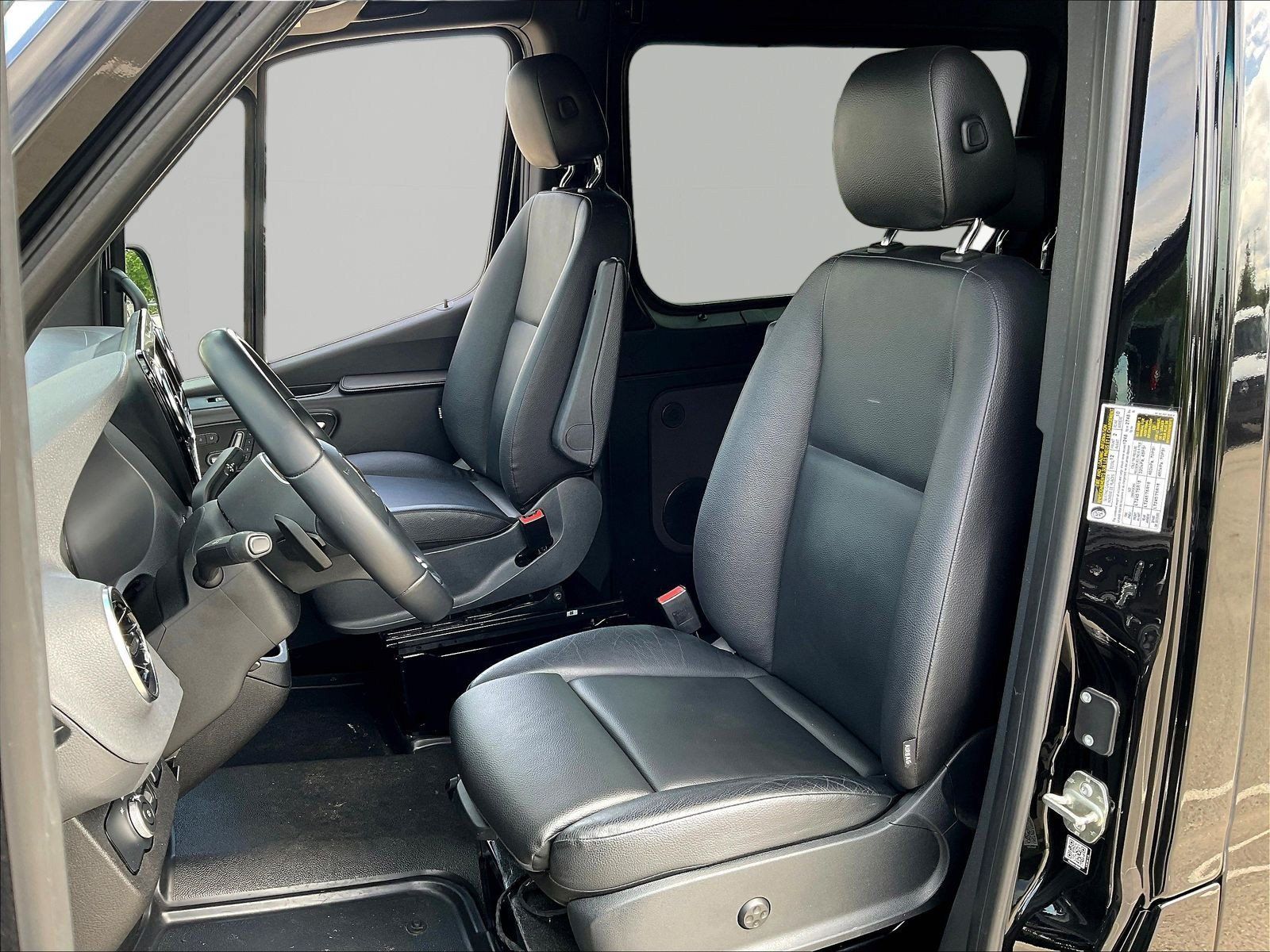 Used 2021 Mercedes-Benz Sprinter 2500 image 20