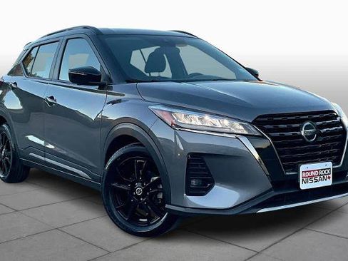 Certified 2021 Nissan Kicks SR image 3