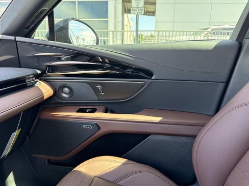 New 2026 Lincoln Nautilus Reserve w/ Jet Appearance Package AWD/4WD image 22
