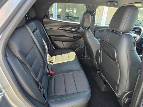 Used 2021 Chevrolet TrailBlazer RS w/ Technology Package FWD image 13