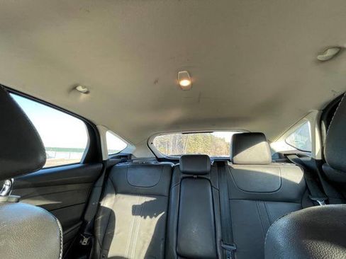 Used 2014 Ford Focus SE w/ Equipment Group 201A image 32