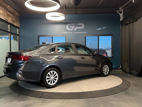 Used 2022 Kia Forte Sedan image 3