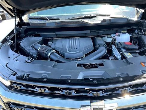 New 2026 Chevrolet Traverse Z71 w/ Driver Confidence Package AWD/4WD image 15