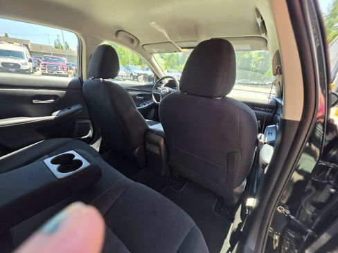 Used 2025 Nissan Sentra SR FWD image 17
