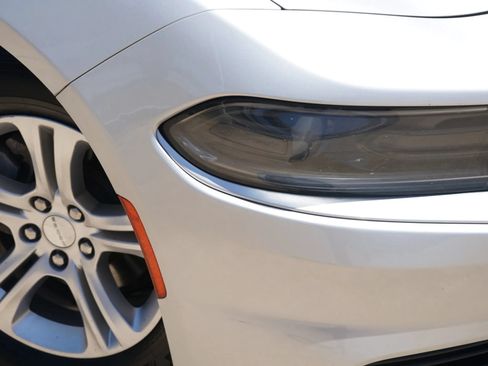Used 2022 Dodge Charger SXT RWD image 3
