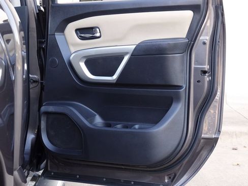 Used 2017 Nissan Titan SL w/ SL Towing Convenience Package image 39