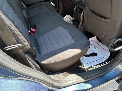 Used 2018 Ford Edge SE FWD image 11