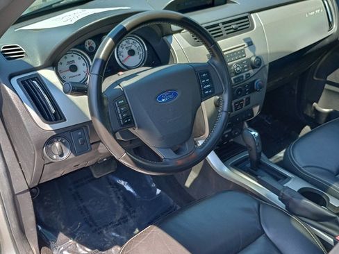 Used 2009 Ford Focus SEL FWD image 9
