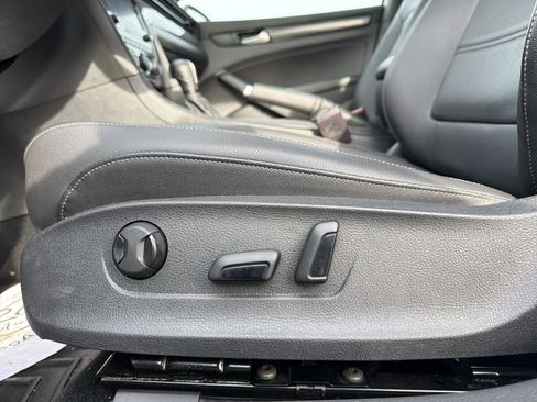 Certified 2021 Volkswagen Passat 2.0T R-Line image 26