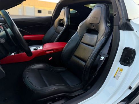 Used 2015 Chevrolet Corvette Z06 w/ Z07 Performance Package image 29