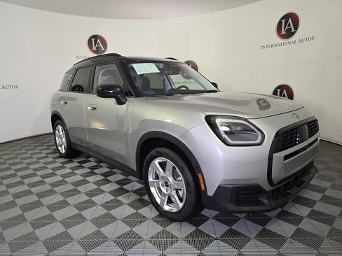 Used 2025 MINI Cooper Countryman S w/ Comfort Package Max image 1