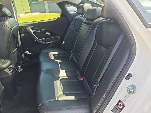 Used 2017 Hyundai Azera Limited FWD image 31