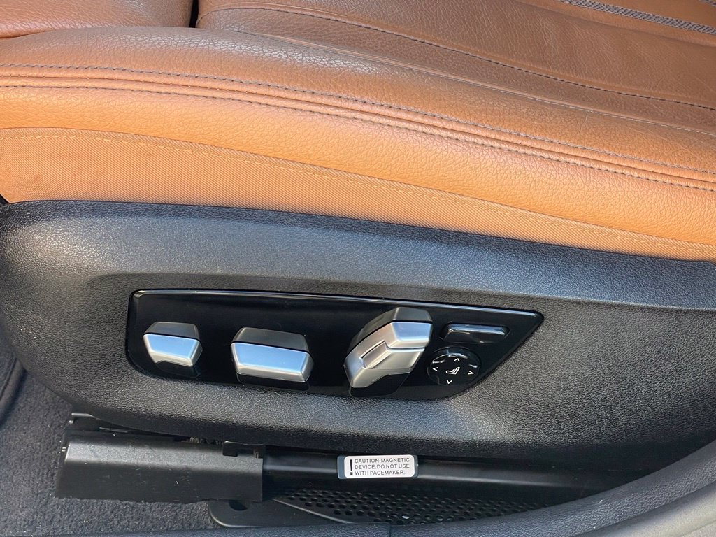 Used 2020 BMW M550i xDrive w/ Executive Package AWD/4WD image 18