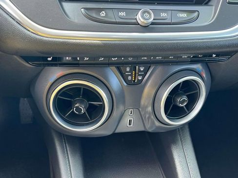 Used 2021 Chevrolet Blazer LT AWD/4WD image 31