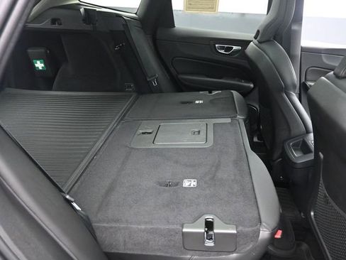 Used 2024 Volvo XC60 B5 Core image 27