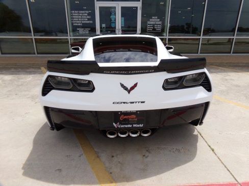 Used 2017 Chevrolet Corvette Z06 RWD image 6