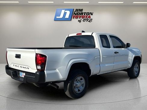 Used 2022 Toyota Tacoma SR image 5