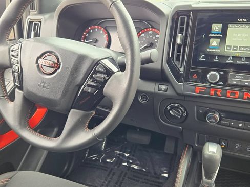 Used 2025 Nissan Frontier PRO-4X AWD/4WD image 7