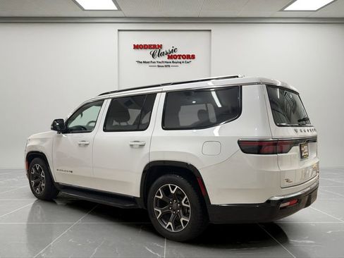 Used 2024 Jeep Wagoneer Series III AWD/4WD image 5