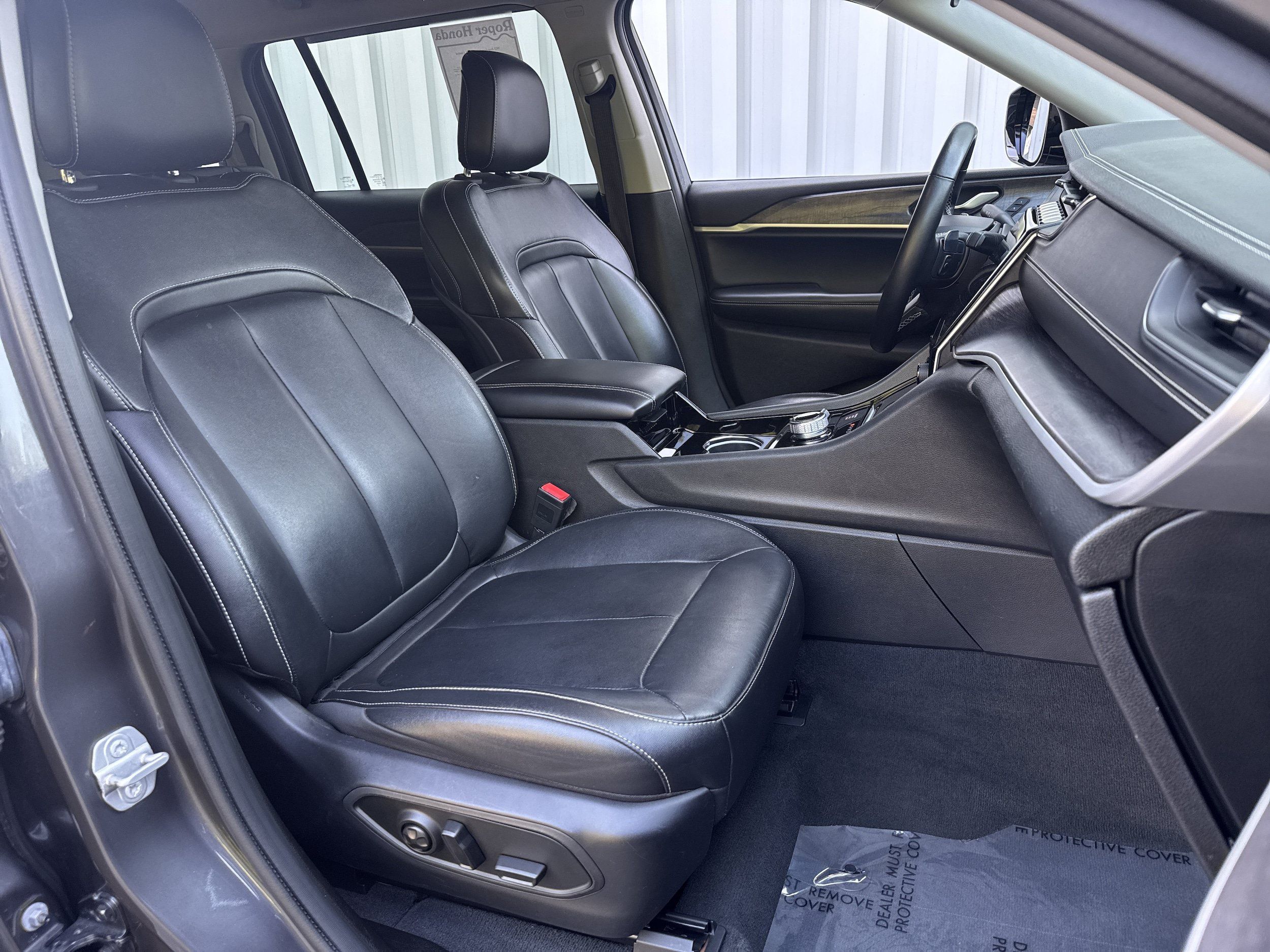 Used 2022 Jeep Grand Cherokee L Limited AWD/4WD image 17