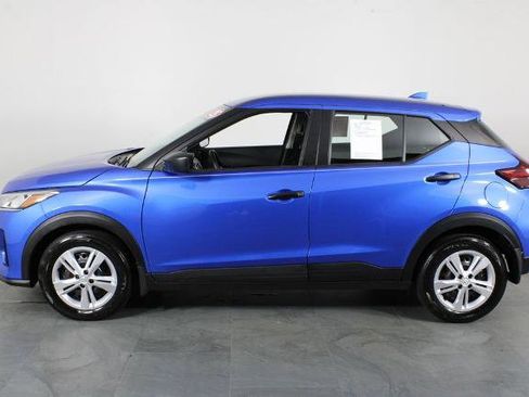 Certified 2025 Nissan Kicks Play S image 12