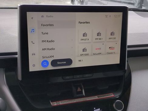 Certified 2025 Toyota Corolla SE image 21