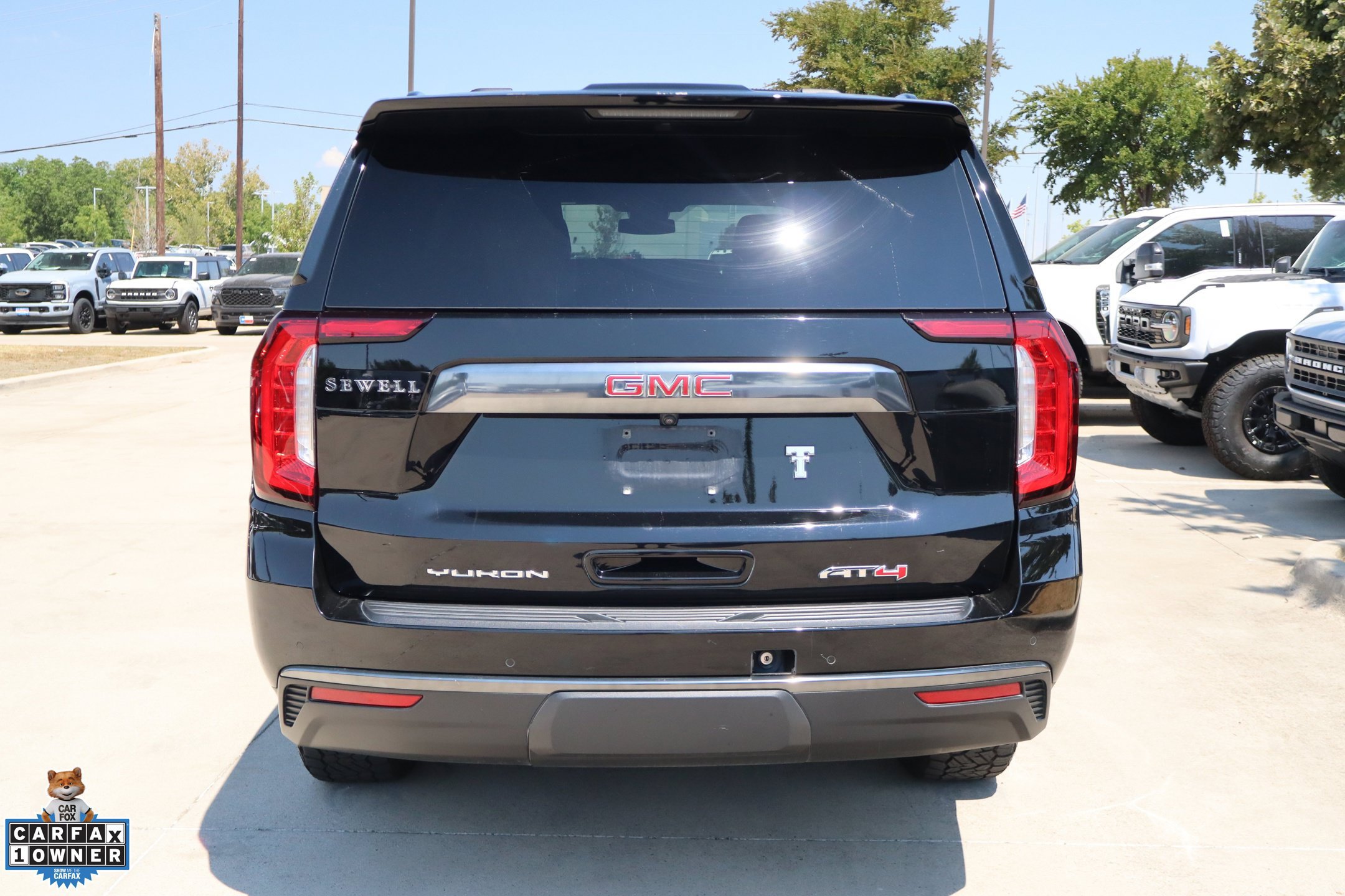 Used 2023 GMC Yukon XL AT4 AWD/4WD image 4