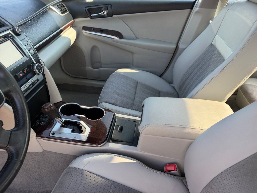Used 2012 Toyota Camry XLE w/ Leather Pkg FWD image 13