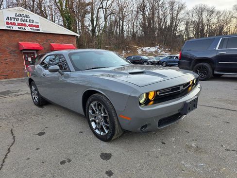 Used 2017 Dodge Challenger GT image 3