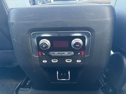 Used 2021 GMC Yukon XL Denali w/ Denali Premium Package image 21