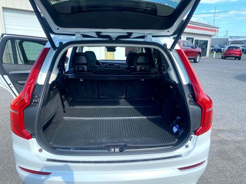 Used 2023 Volvo XC90 B5 Core w/ Protection Package Premier image 12