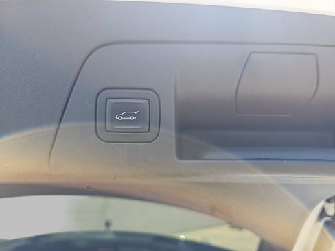 Certified 2023 Buick Envision Essence AWD/4WD image 17