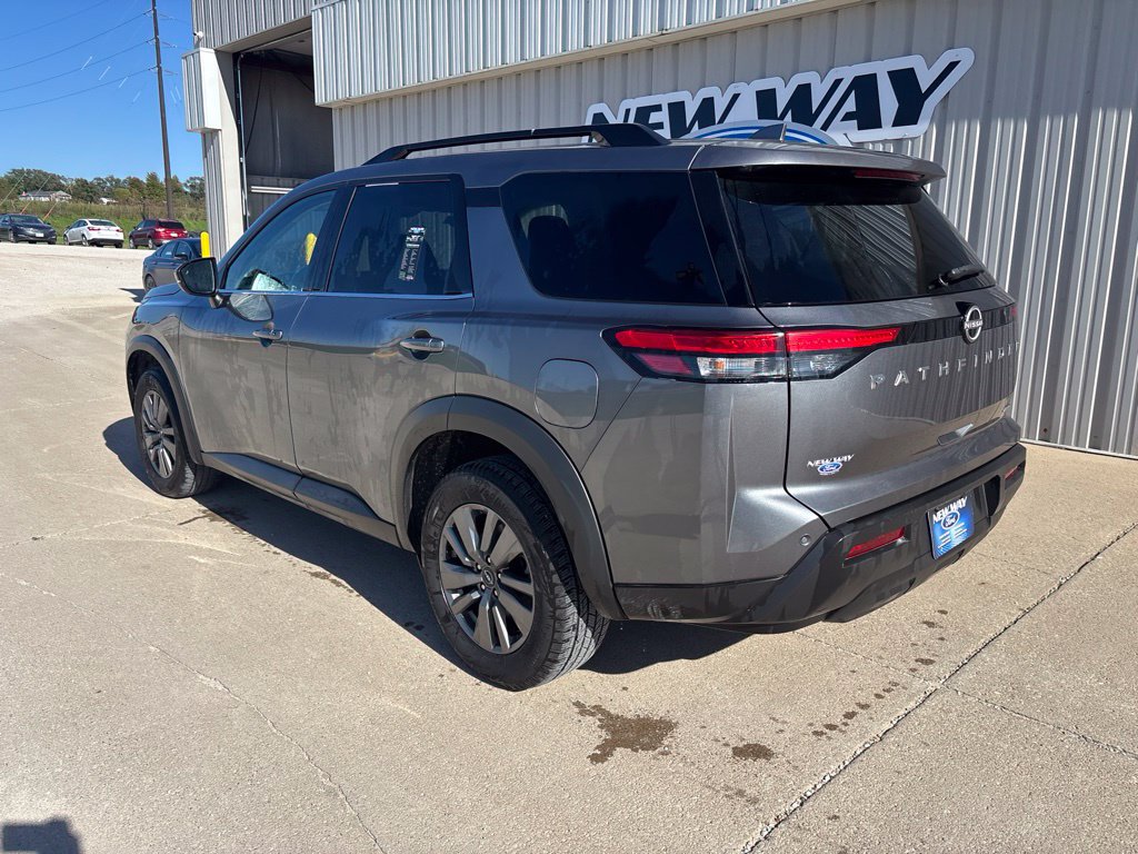 Used 2025 Nissan Pathfinder SV AWD/4WD image 6