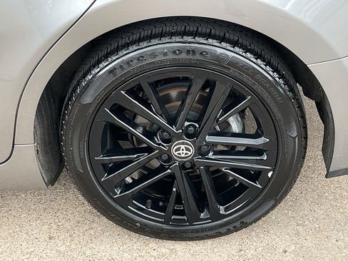 Used 2025 Toyota Camry SE image 7