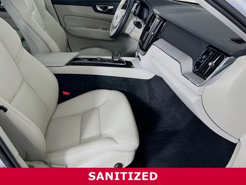 Used 2025 Volvo XC60 T8 Plus w/ Protection Package Premier image 24