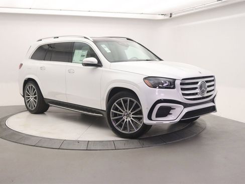 New 2026 Mercedes-Benz GLS 580 4MATIC image 16