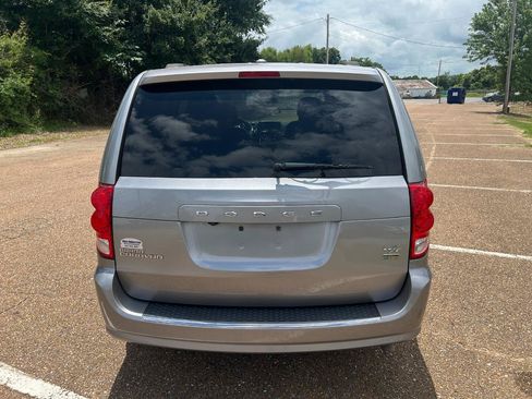 Used 2016 Dodge Grand Caravan R/T FWD image 6