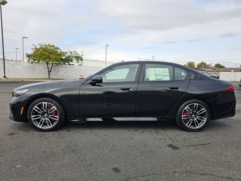 New 2026 BMW 530i xDrive w/ Executive Package image 3