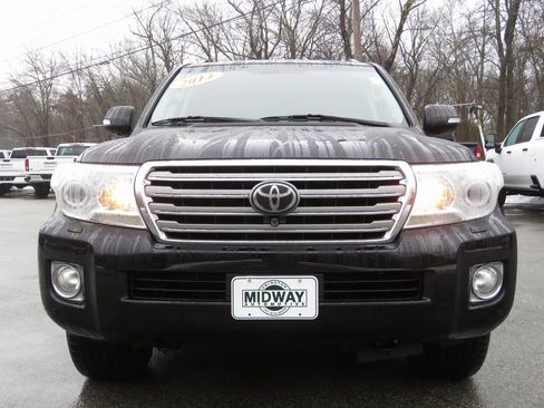 Used 2014 Toyota Land Cruiser image 2