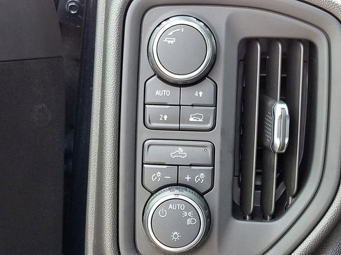 Certified 2020 Chevrolet Silverado 1500 Custom w/ Custom Value Package AWD/4WD image 22